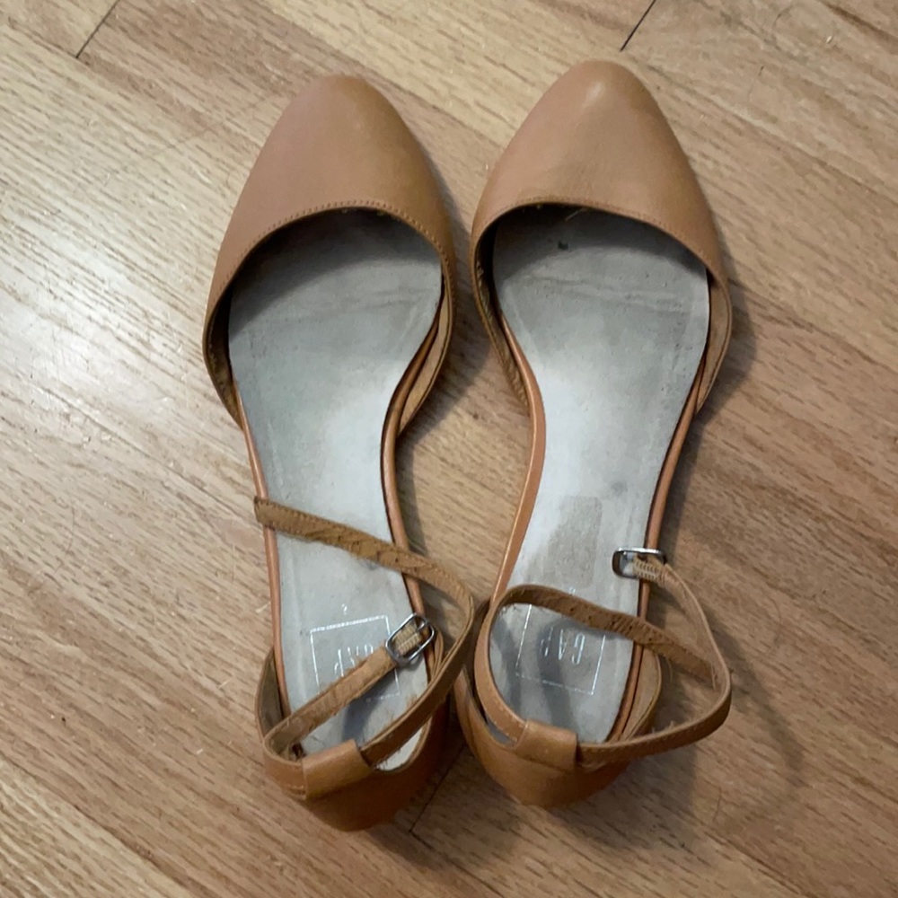 Cognac side open flats